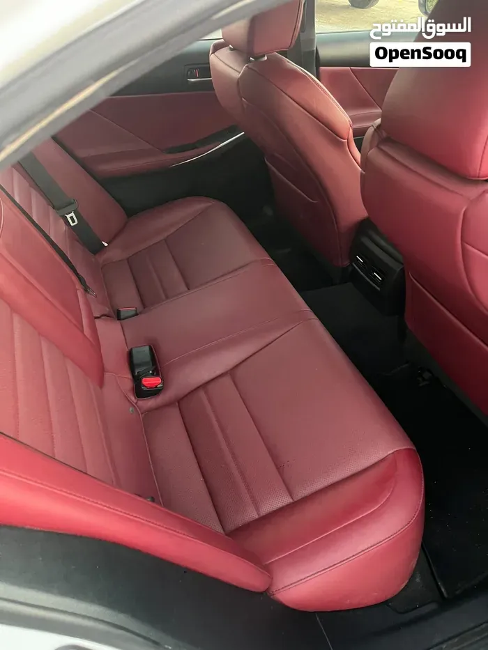 Lexus Is 300 Sport 2019 photo 4