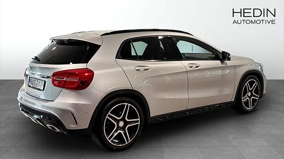 Mercedes-Benz Gla200 2015 photo 2