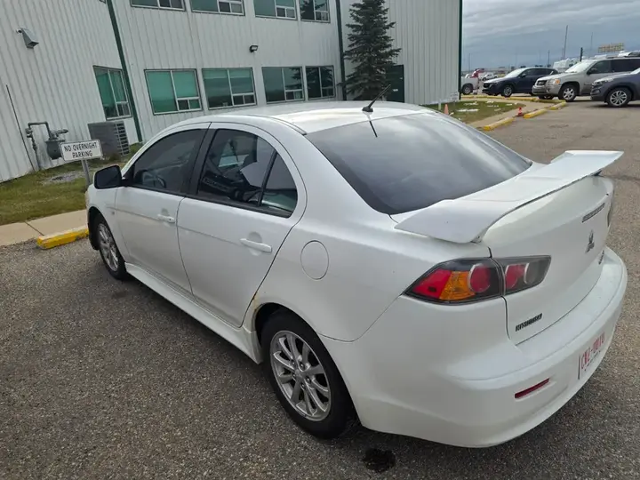 Mitsubishi Lancer 2011 photo 4