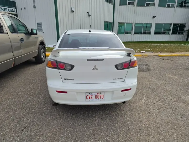 Mitsubishi Lancer 2011 photo 3