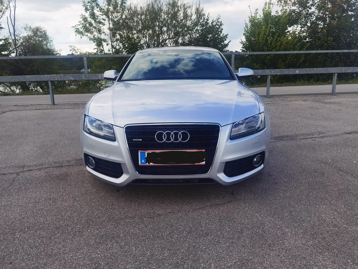 Audi A5 2010 photo 2