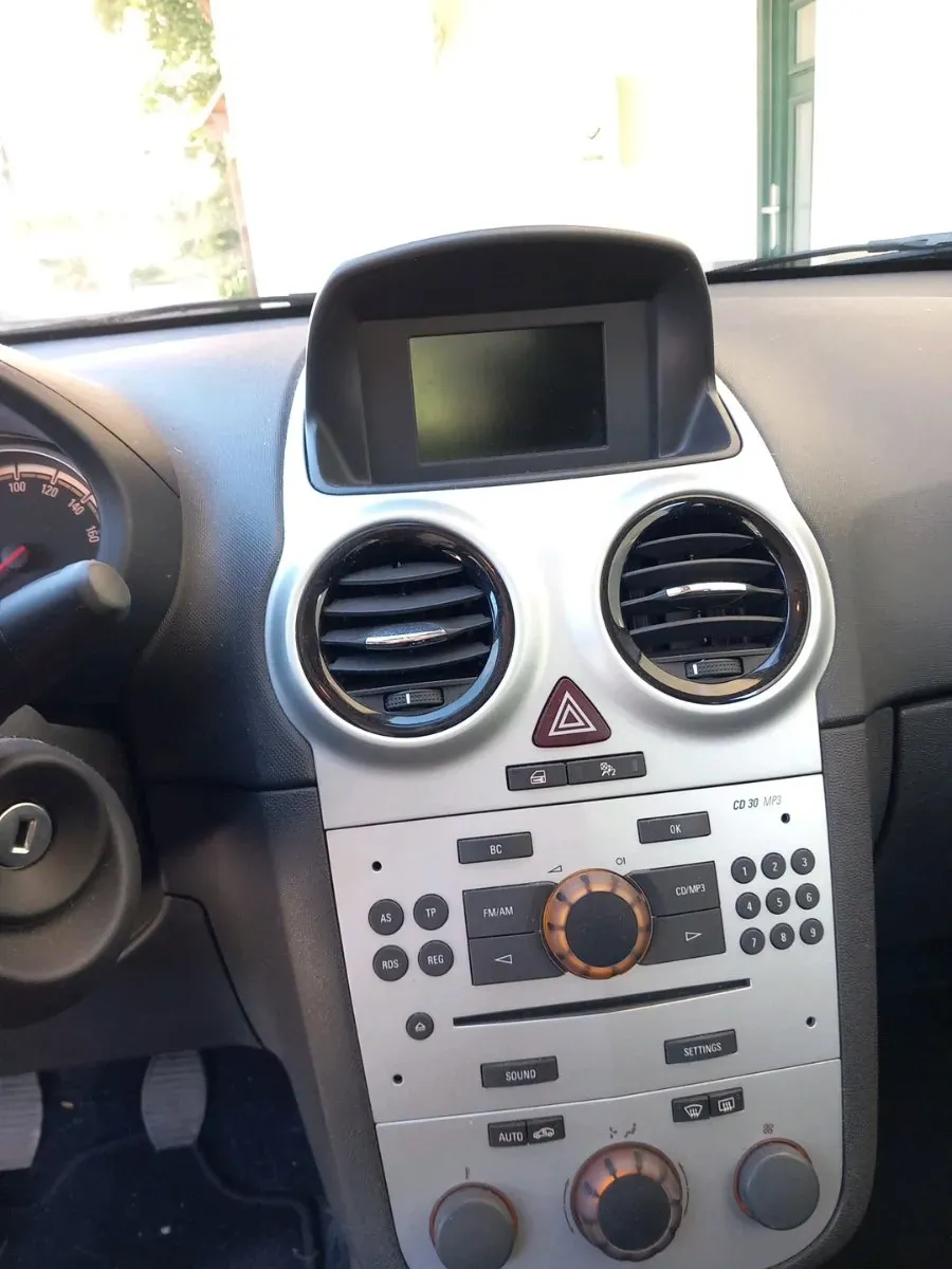 Opel Corsa 2009 photo 2