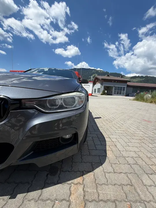 BMW 3Er-Reihe 320I 2012 photo 2