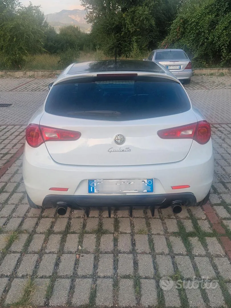 Alfa Romeo Giulietta 2010 photo 3
