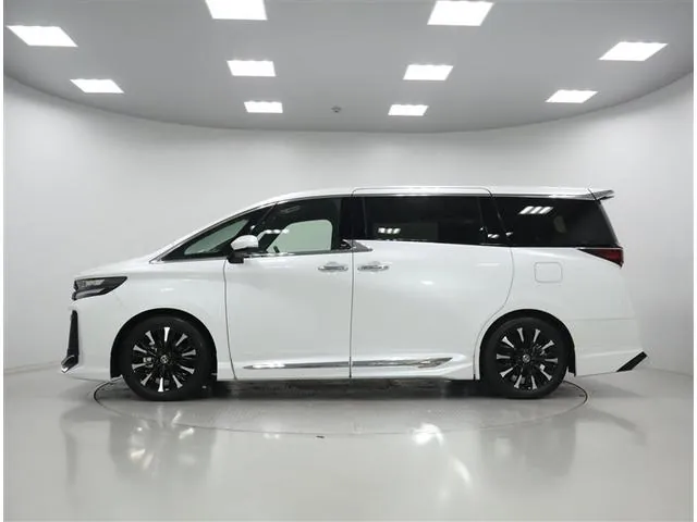 Toyota Vellfire 2025 photo 4