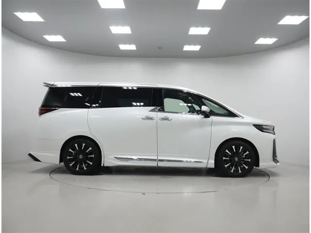 Toyota Vellfire 2025 photo 5