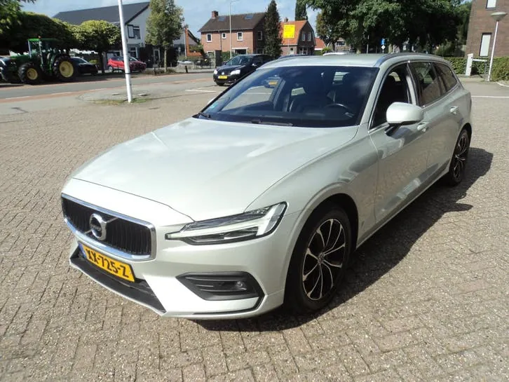 Volvo V60 2019 photo 3