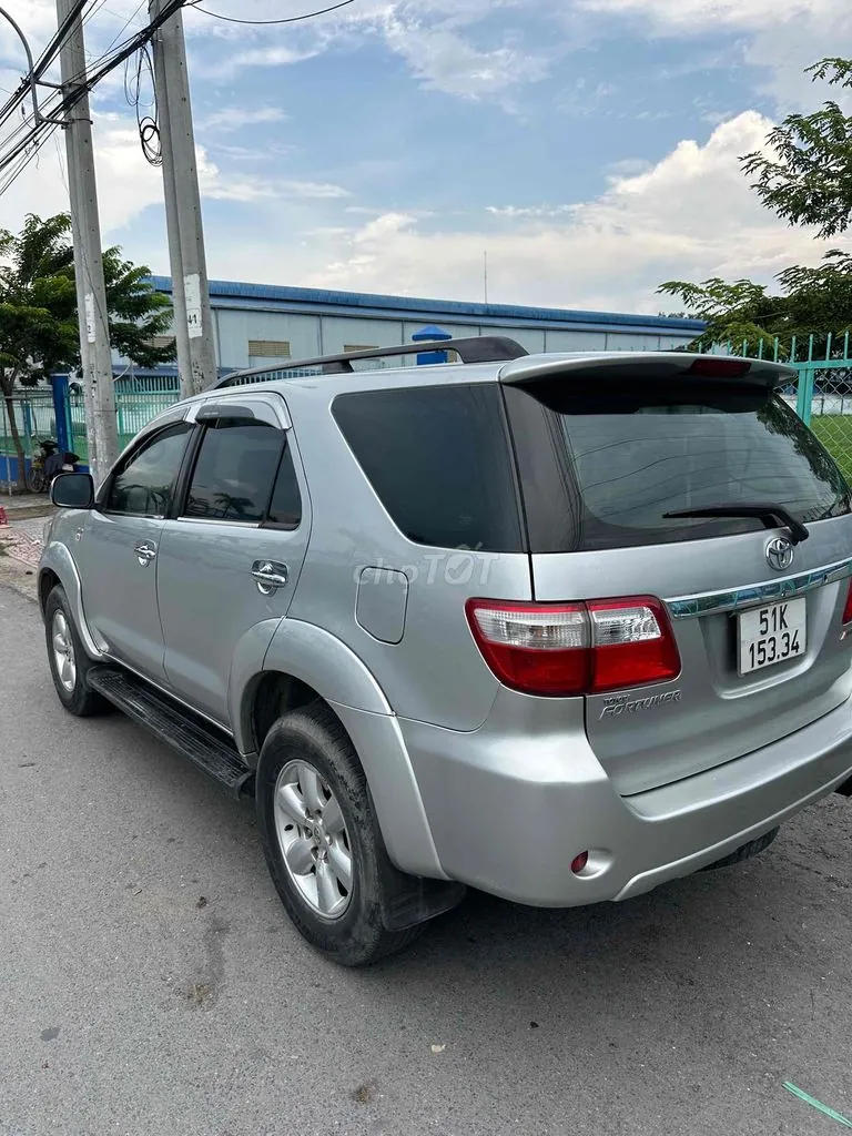Toyota Fortuner 2010 photo 4