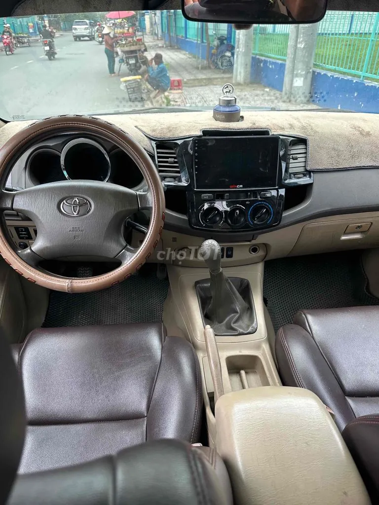 Toyota Fortuner 2010 photo 5