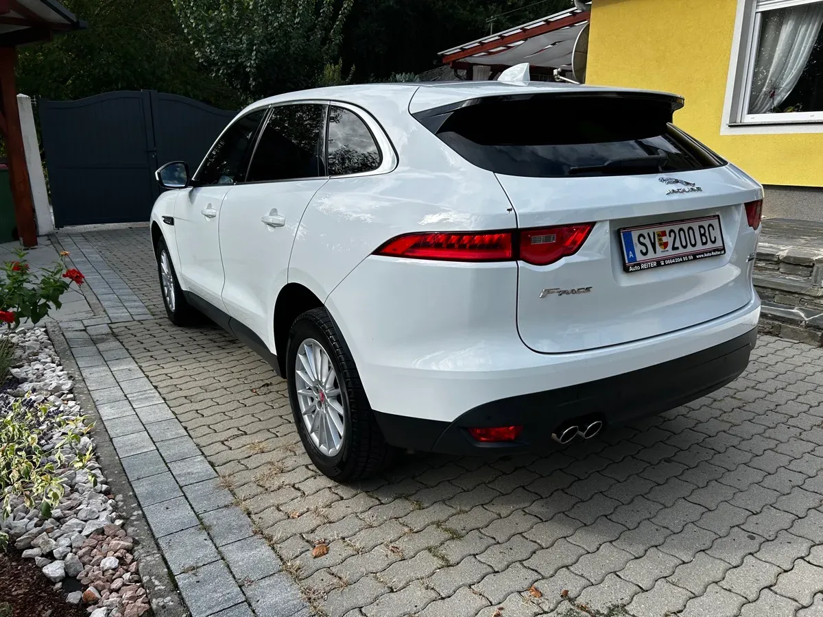 Jaguar F-Pace 2017 photo 3