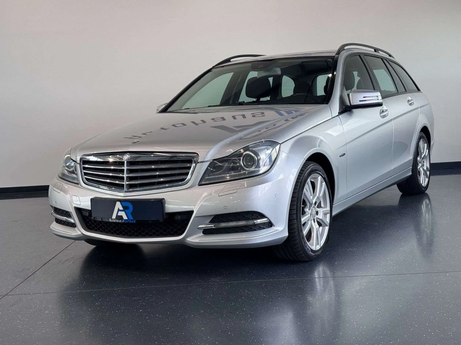 Mercedes-Benz C 200 2012 photo 3