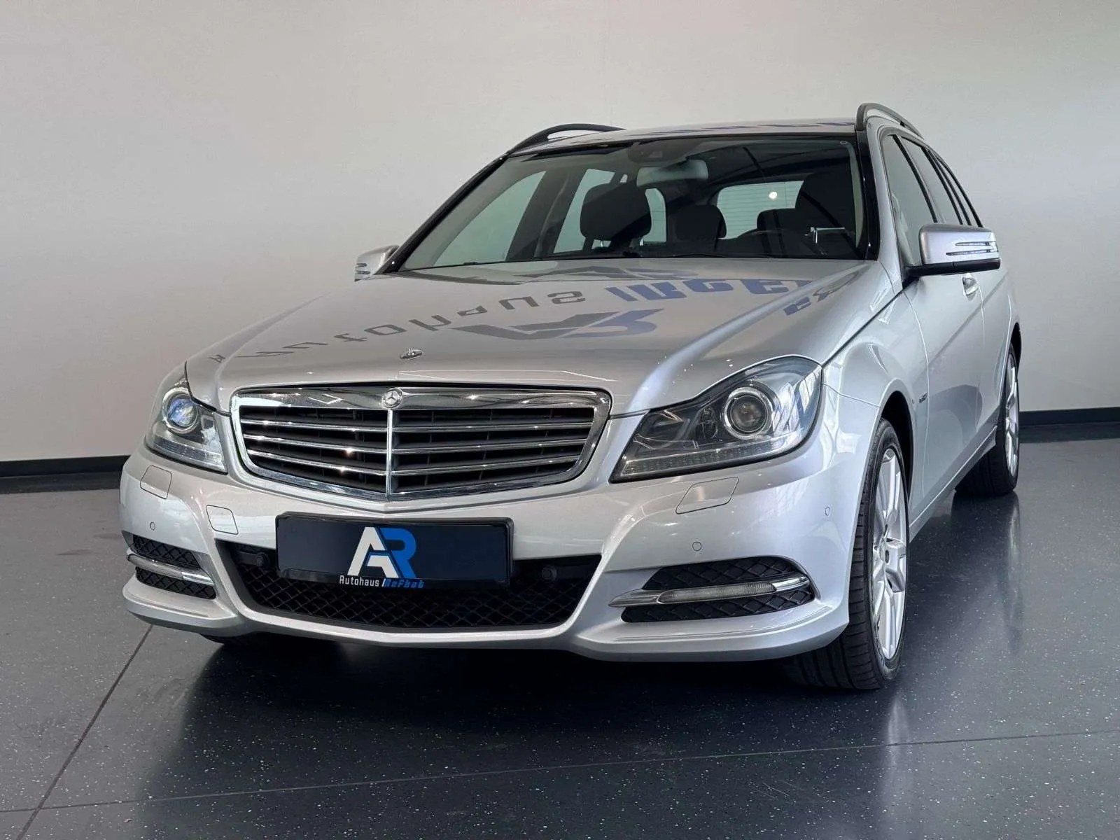 Mercedes-Benz C 200 2012 photo 2