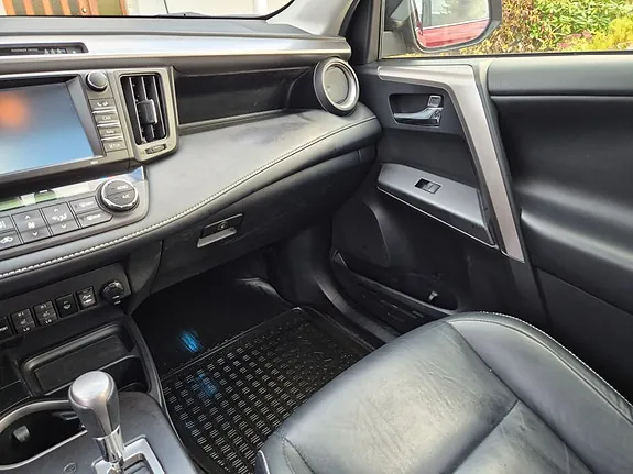 Toyota Rav4 2018 photo 2