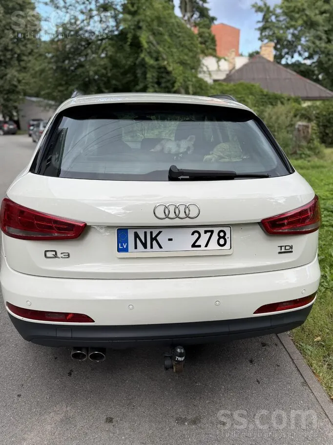 Audi Q3 2012 photo 2