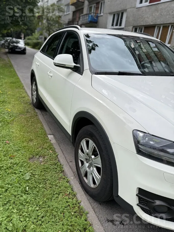 Audi Q3 2012 photo 3