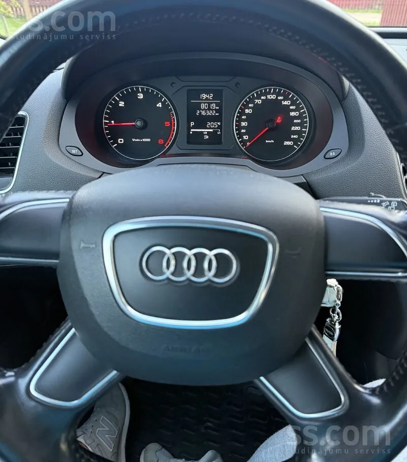 Audi Q3 2012 photo 5