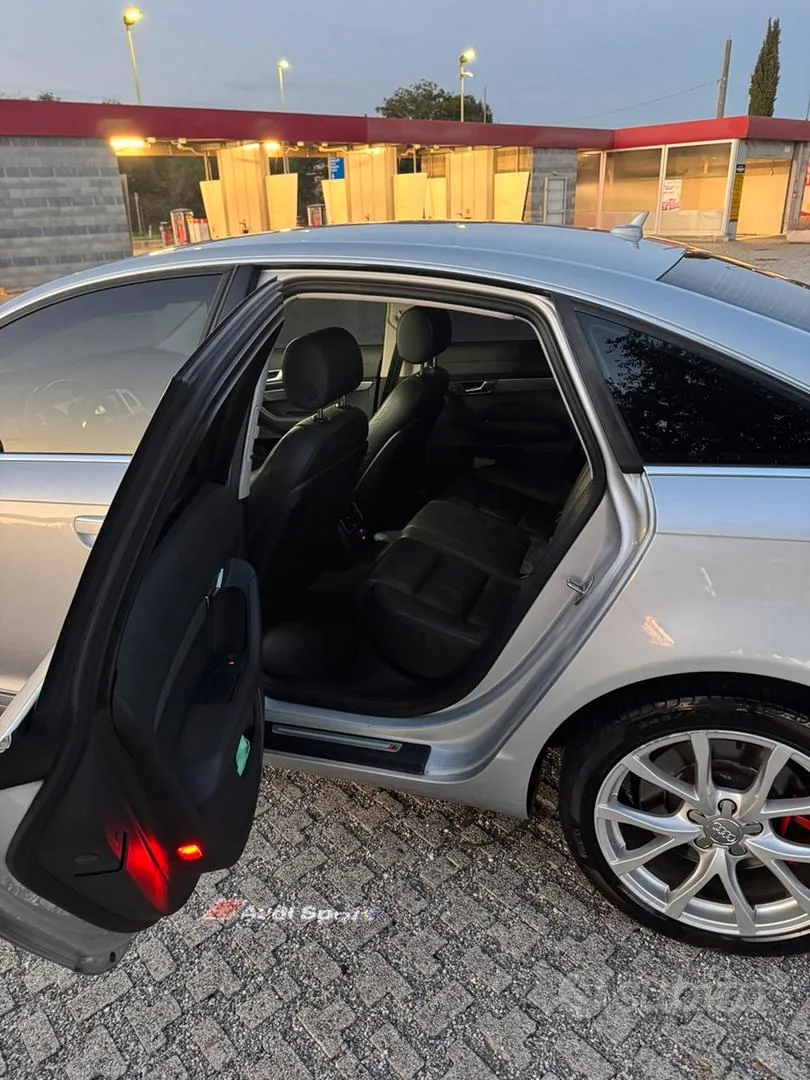 Audi A6 2010 photo 2