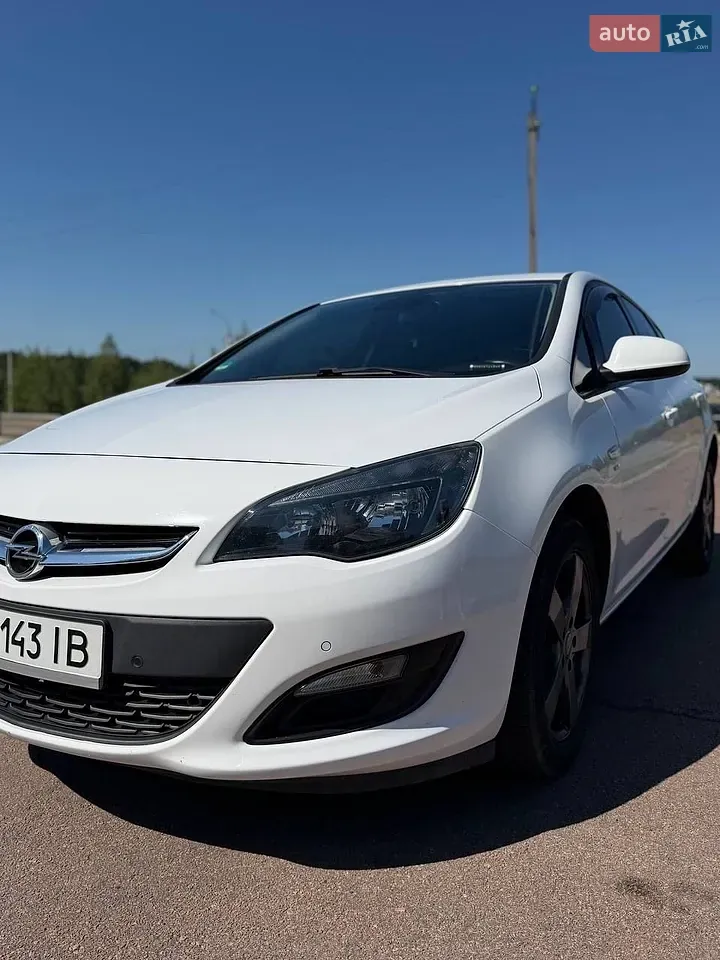 Opel Astra 2014 photo 3