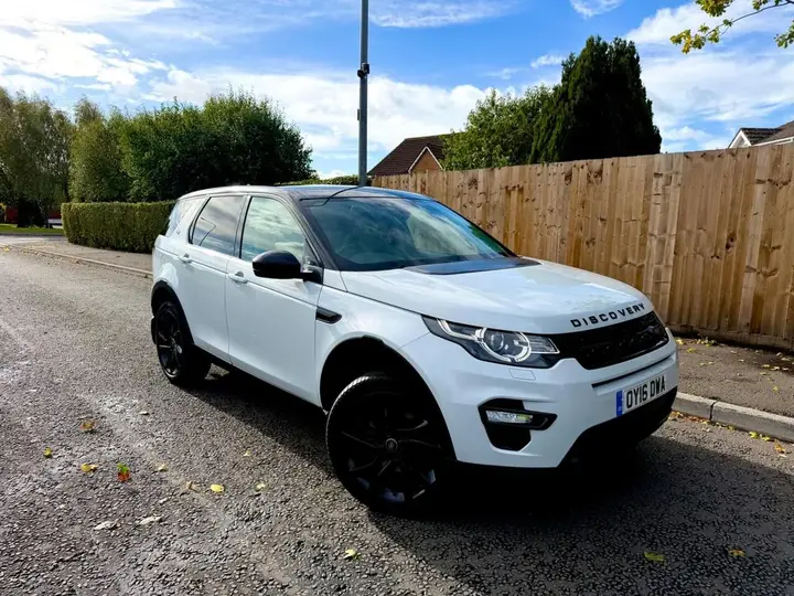 Land Rover Discovery Sport 2016 photo 2