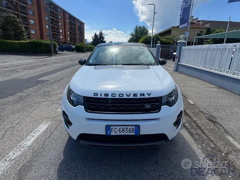 Land Rover Discovery Sport 2016 photo 2