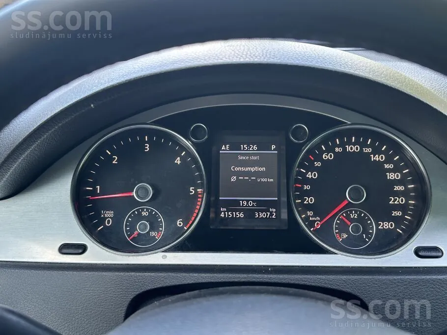 Volkswagen Passat 2010 photo 2
