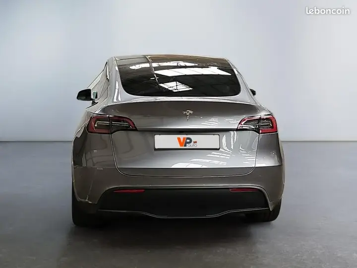 Tesla Model Y 2024 photo 4