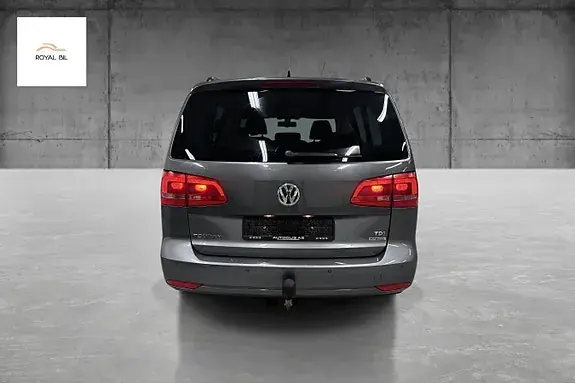 Volkswagen Touran 2012 photo 4