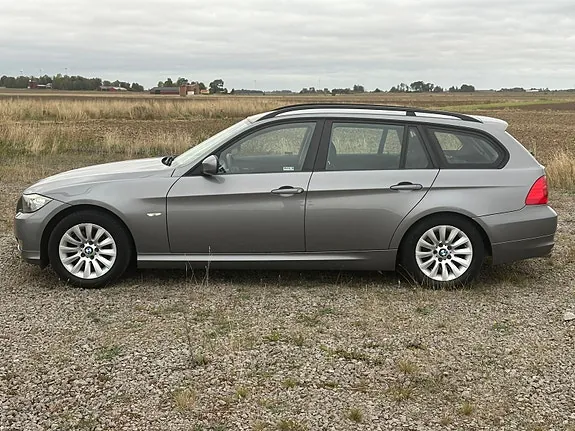 BMW 320I 2009 photo 4