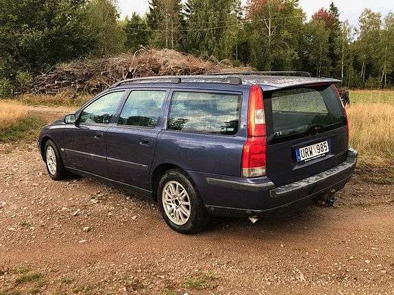 Volvo V70 2004 photo 2