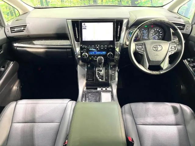 Toyota Alfaard Hybrid 2021 photo 2