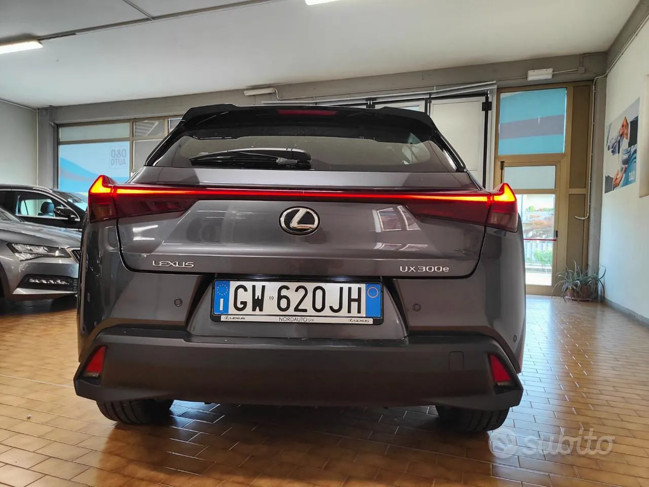 Lexus Ux 2024 photo 2