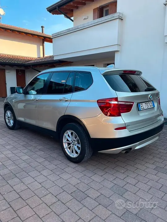 BMW X3 2011 photo 2