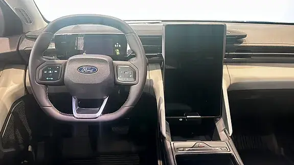 Ford Explorer 2026 photo 4