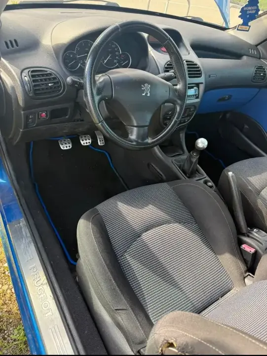 Peugeot 206 2002 photo 3