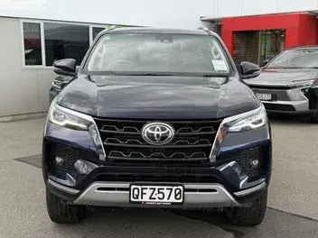 Toyota Fortuner 2023 photo 5