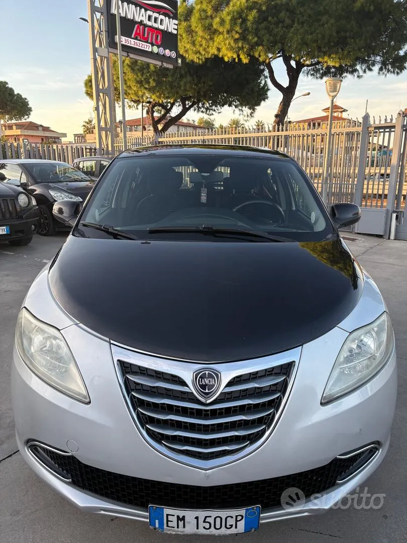 Lancia Ypsilon
