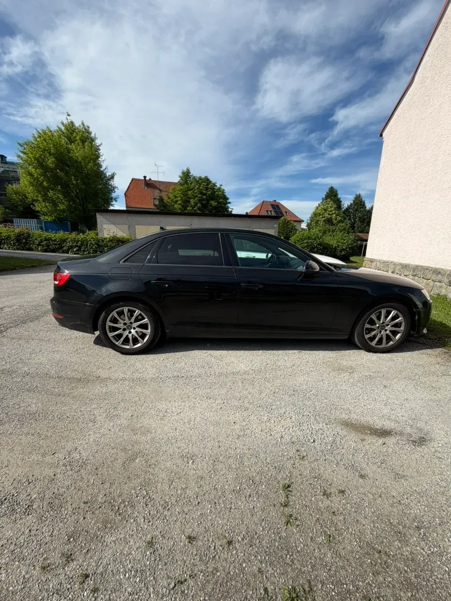 Audi A4 2016 photo 2