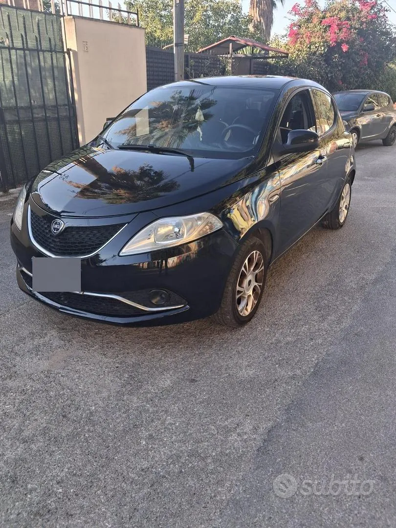 Lancia Ypsilon 2016 photo 2