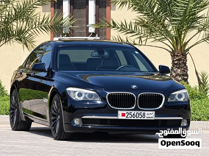 BMW 7 Series 2011 photo 2