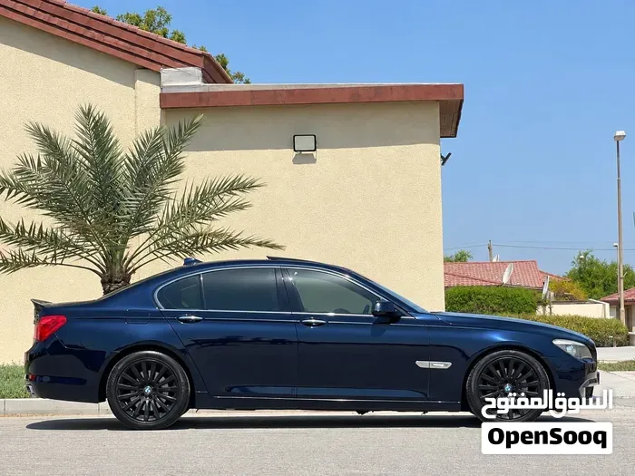 BMW 7 Series 2011 photo 4