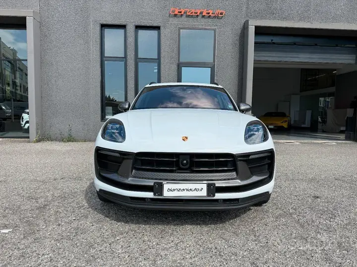 Porsche Macan 2023 photo 3