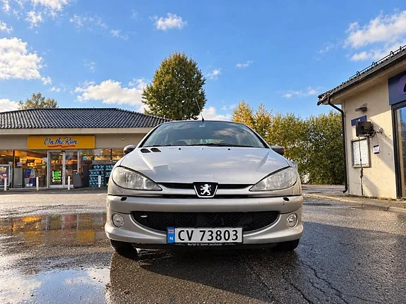 Peugeot 206 2005 photo 2