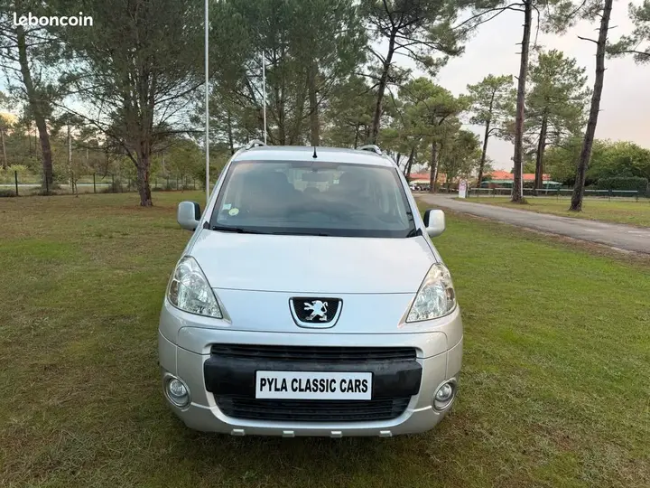Peugeot Partner Tepee 2012 photo 2