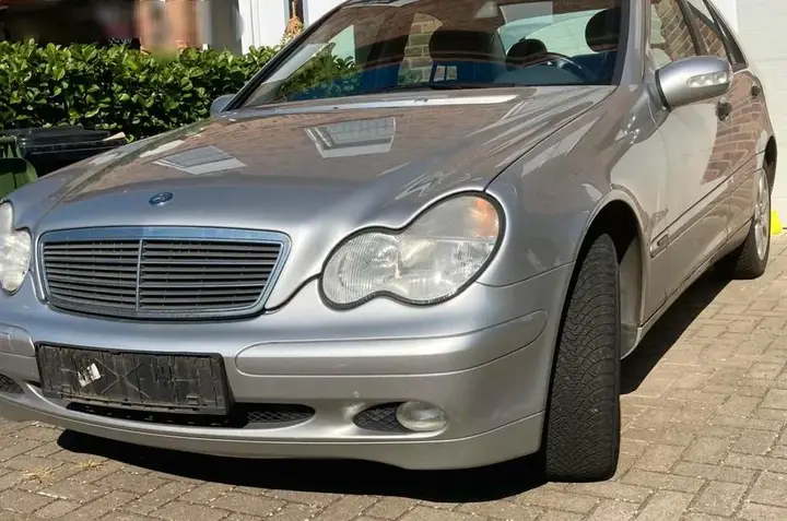 Mercedes-Benz C180