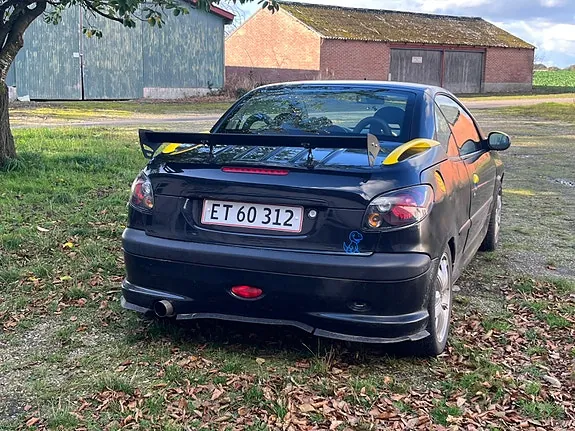 Peugeot 206 2002 photo 3