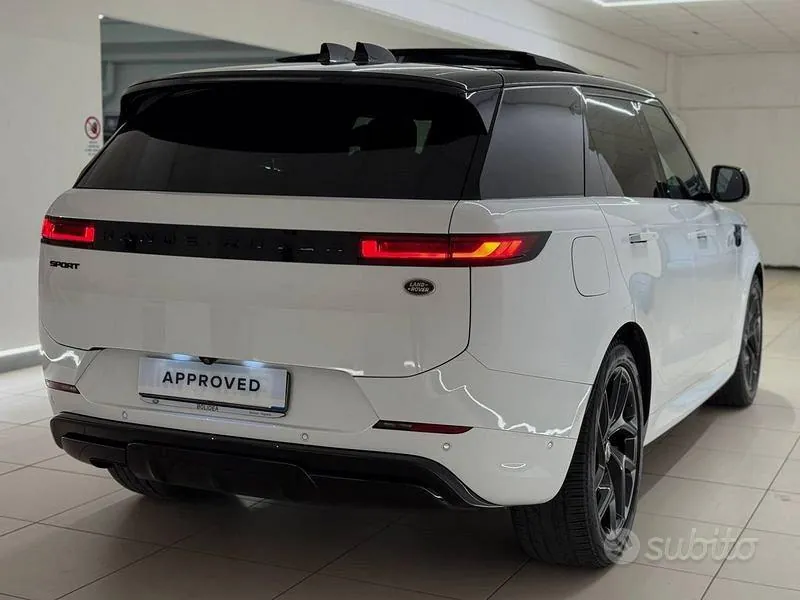 Land Rover Range Rover Sport 2023 photo 2