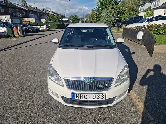 Skoda Fabia 2012 photo 2