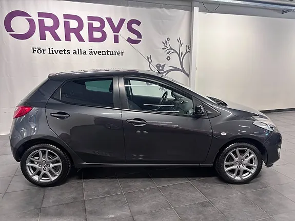 Mazda 2 2013 photo 3