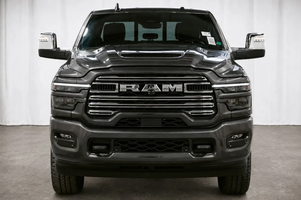 Ram 3500 Laramie 2026 photo 2