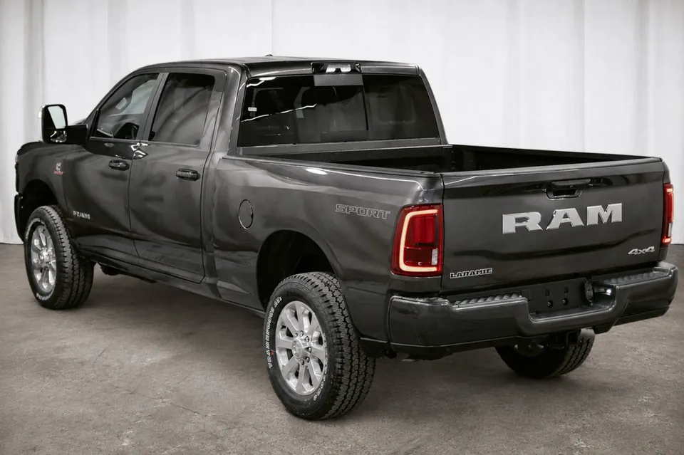 Ram 3500 Laramie 2026 photo 4